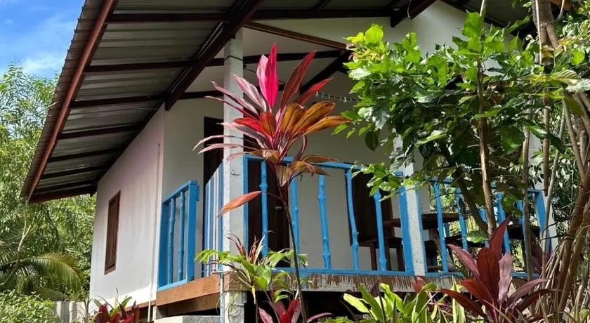 Blue Sky Bungalow - Image 1