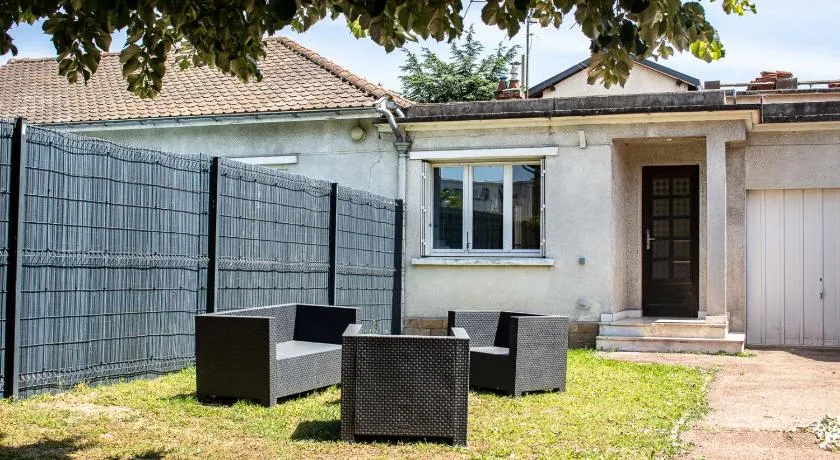 Maisonnette avec jardin, parc du chêne (tram T5) - Image 1