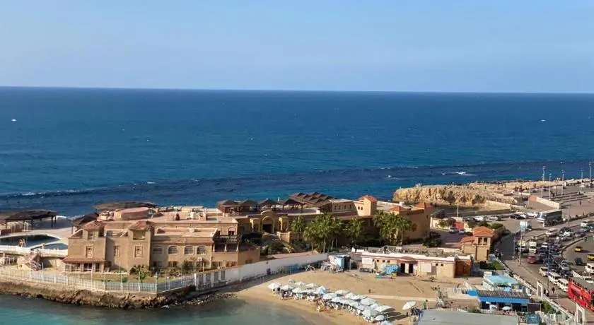 Unique Seaview 3-Bedroom Apartment - Image 1