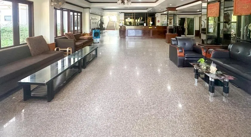 Baiboon Grand Hotel - Image 1