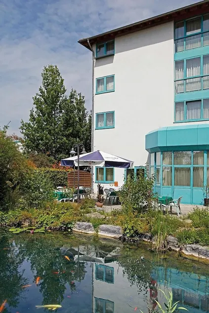 Ramada Hotel Stuttgart-Herrenberg - Image 1
