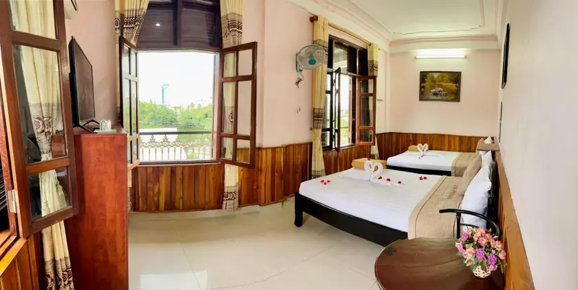 Nam Phương Riverside Villa - Image 1
