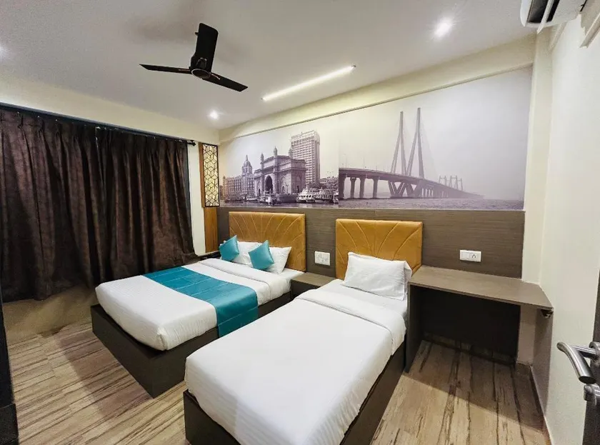 Hotel Le West Near Exhibition Center Rooms & Dormitory - Image 1