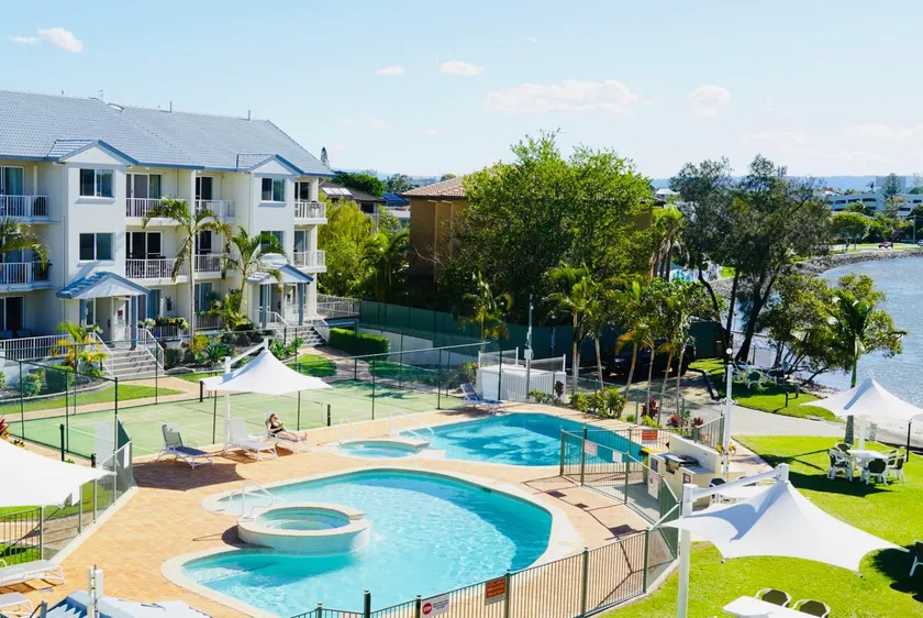 Pelican Cove Waterfront Apartments - Image 1