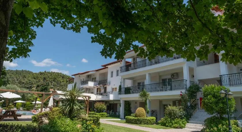 Aristides Hotel - Image 1