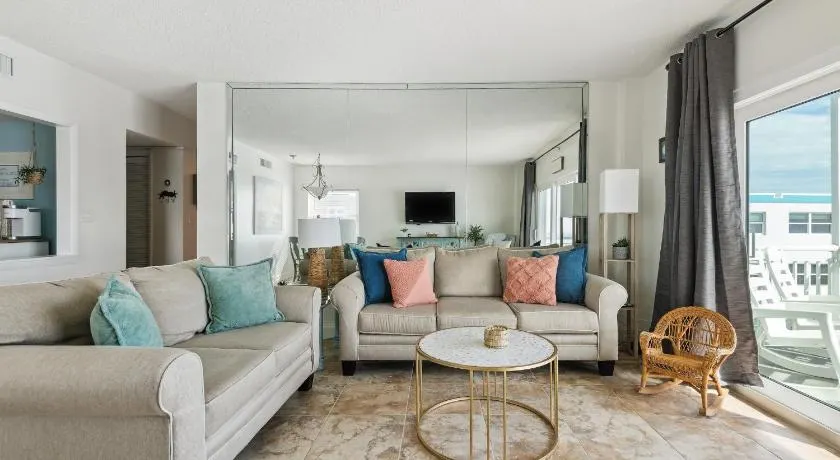 Sunrise at the Beach - 2BR Apt with Scenic Views - Image 1