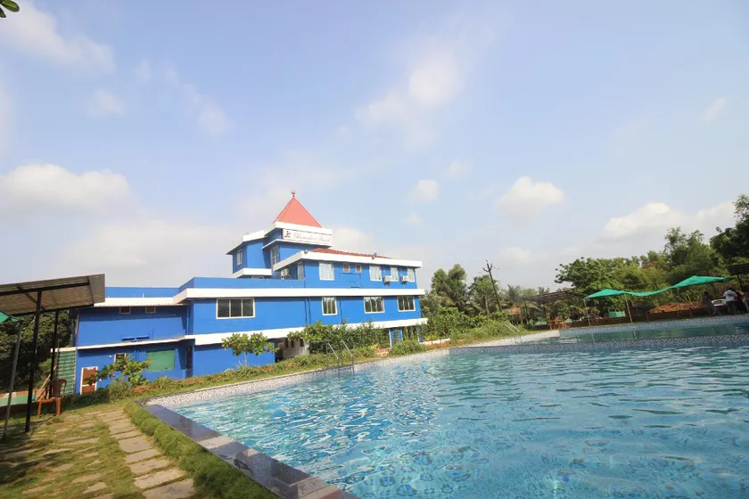 OYO 39345 Chrisander's Resort - Image 1