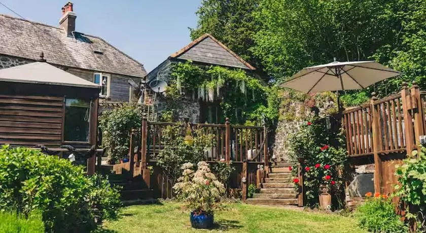 Coachman's Cottage B & B - Image 1