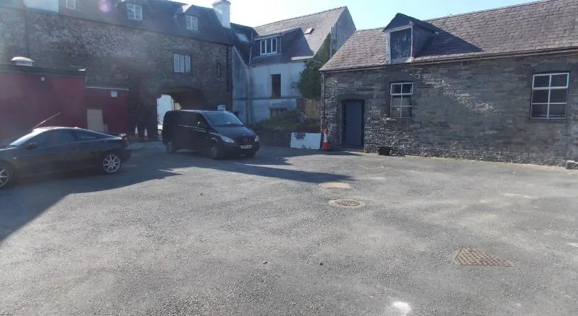 The Red Lion - Image 1