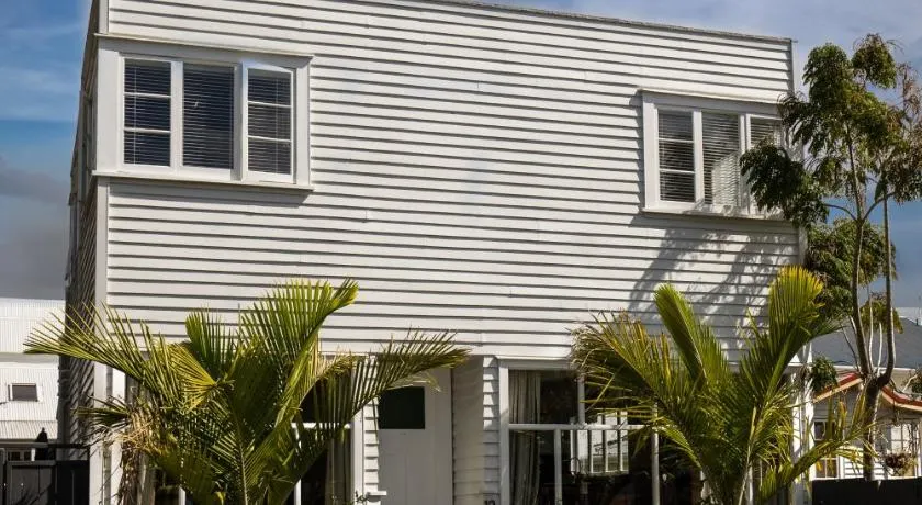 York House - Image 1
