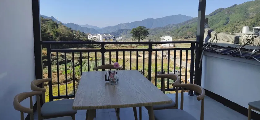 Wuyuanlou Wailou Boutique Homestay - Image 1
