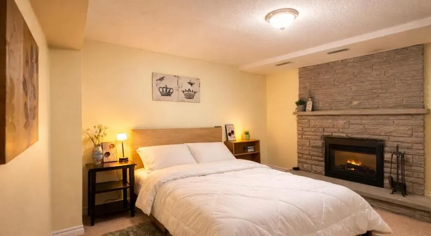 Two bedrooms basement apartment - Image 1