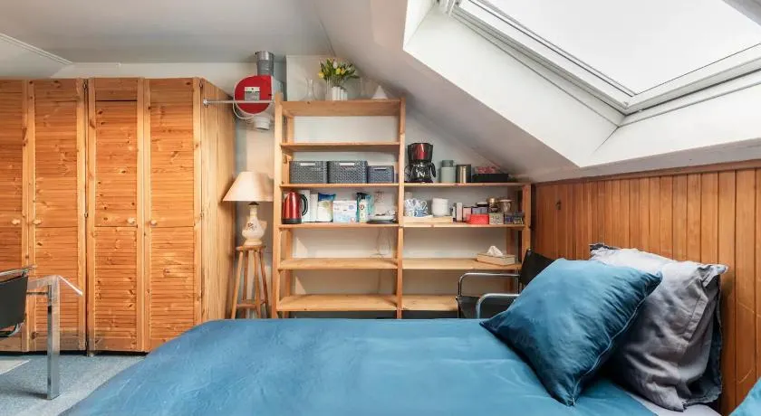 Cozy room in residential Alkmaar - Free parking - Image 1
