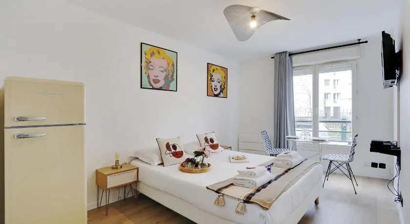 Buttes Chaumont - Sunny 2P apartment - Image 1
