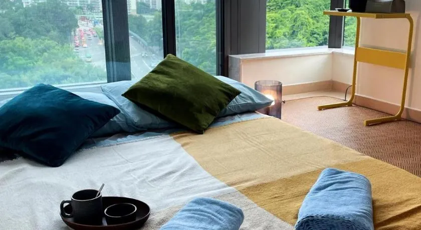 Cosy 2-bed flat next to FoTan MTR & Mall - Image 1