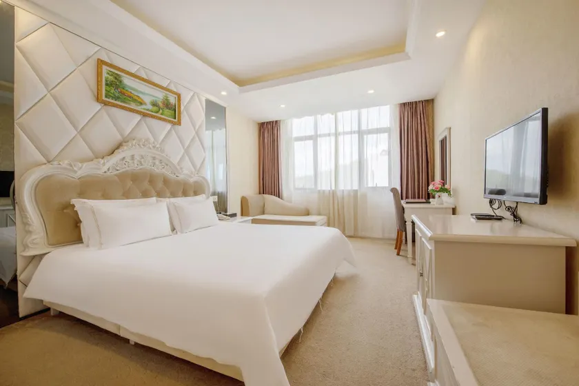 Yafeng Hotel (Huizhou West Lake) - Image 1