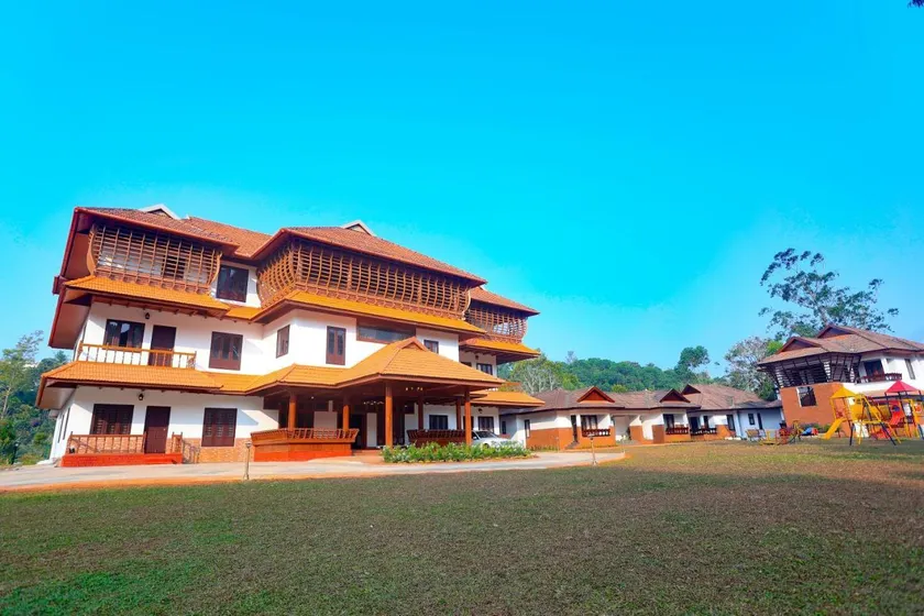 Heaven Inn Munnar - Image 1