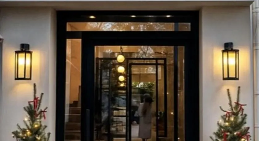 Aria Stay - Image 1