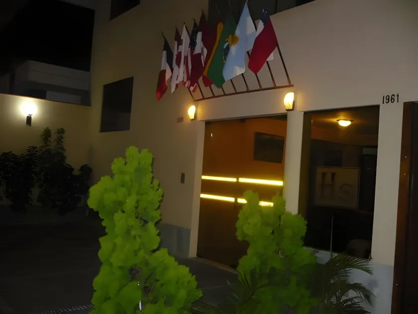 Miraflores Suites Centro - Image 1