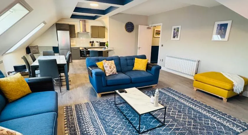 Pier House Luxury Apartment - Image 1