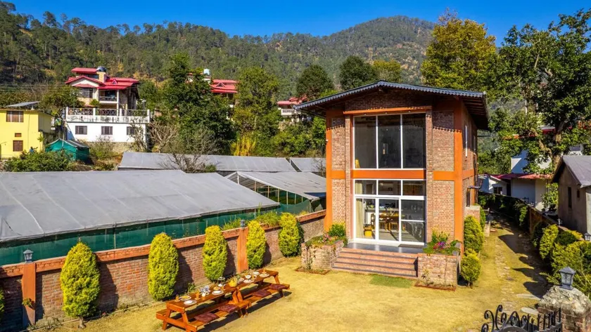 ELIVAAS Signature Casa Gaula Spanish Theme 4-BHK Cottage with Lawn and Outdoor Sit-Out 20 mins away from Bhimtal Lake - Image 1