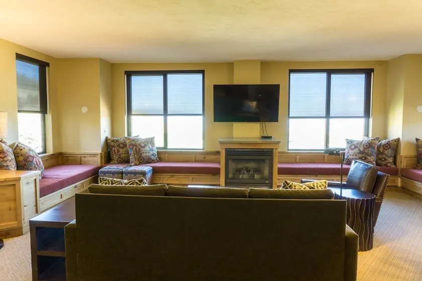 Deluxe condo in newly remodeled Grand Summit Hotel - Image 1