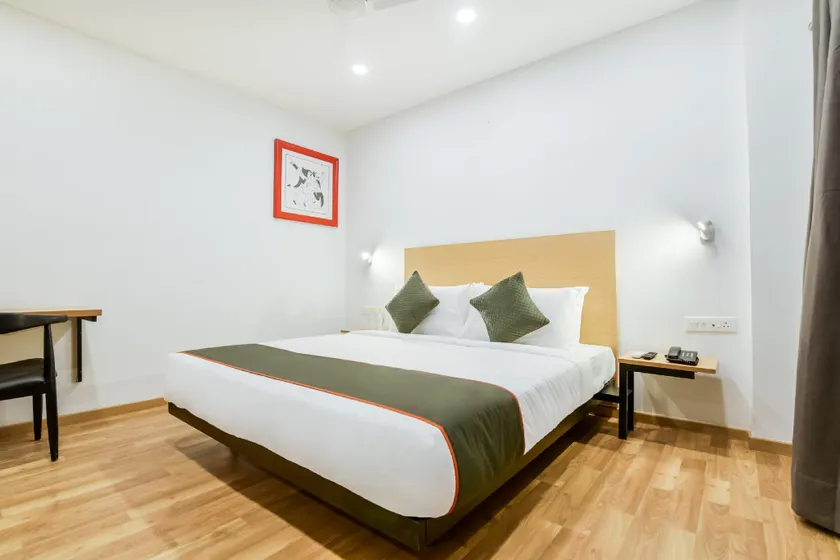 Townhouse 094 HOTEL MORO - Image 1