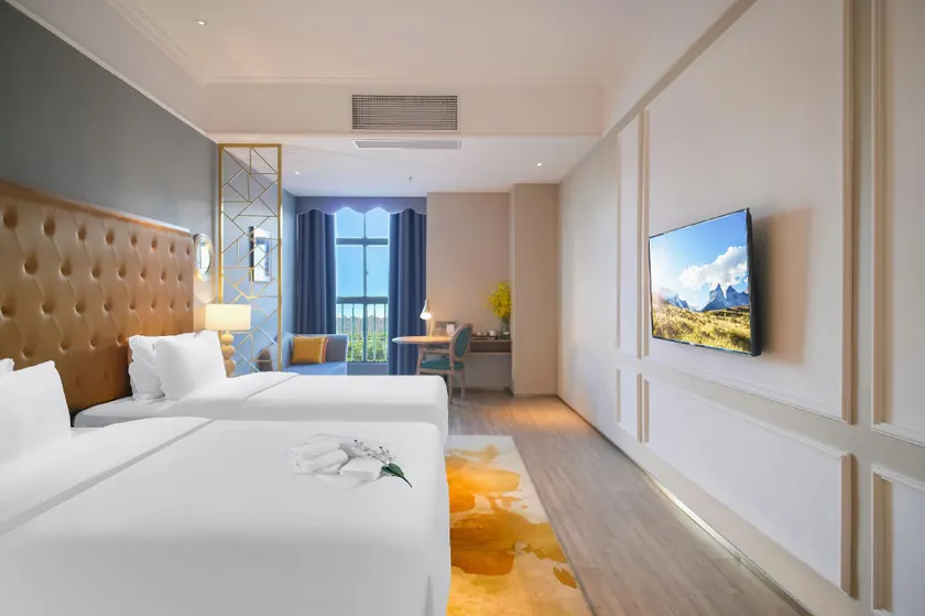 VIP House Hotel (Pinghe store) - Image 1