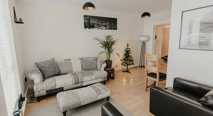 5 Mariners Wharf - Image 1