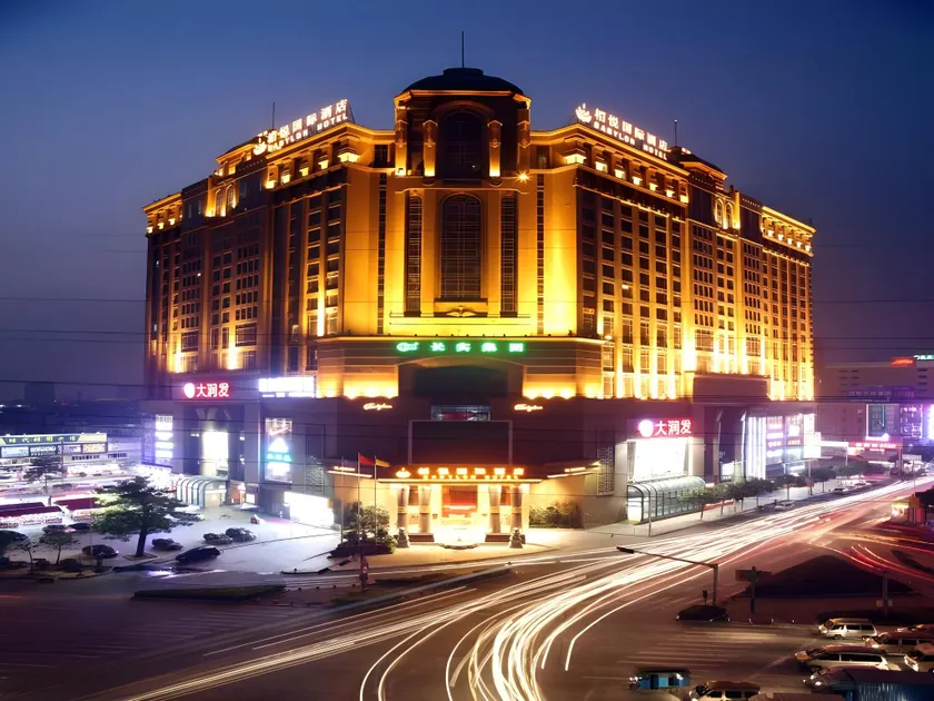 Babylon Hotel - Image 1
