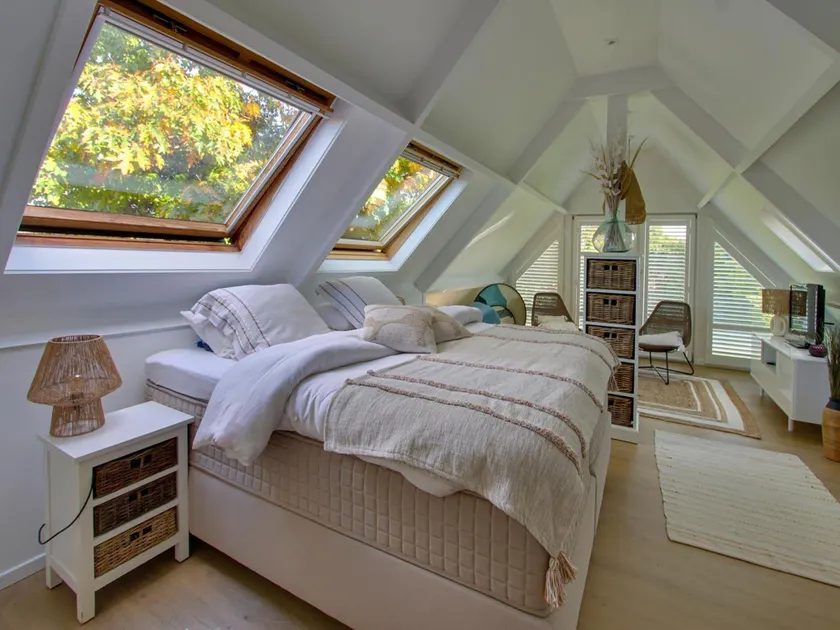 A charming holiday home with a swimming pool. - Image 1