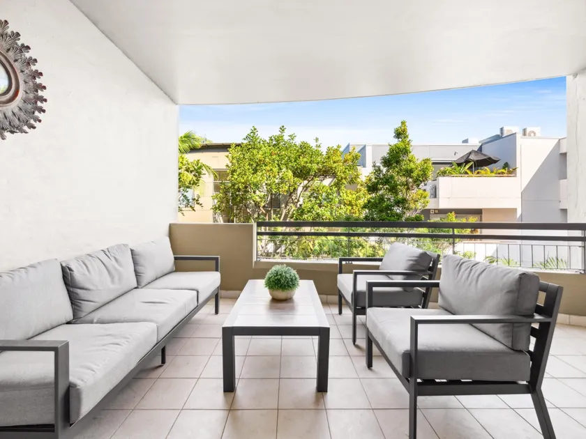 Spacious 2-Bed, 2-Bath Moments from Avalon Beach - Image 1