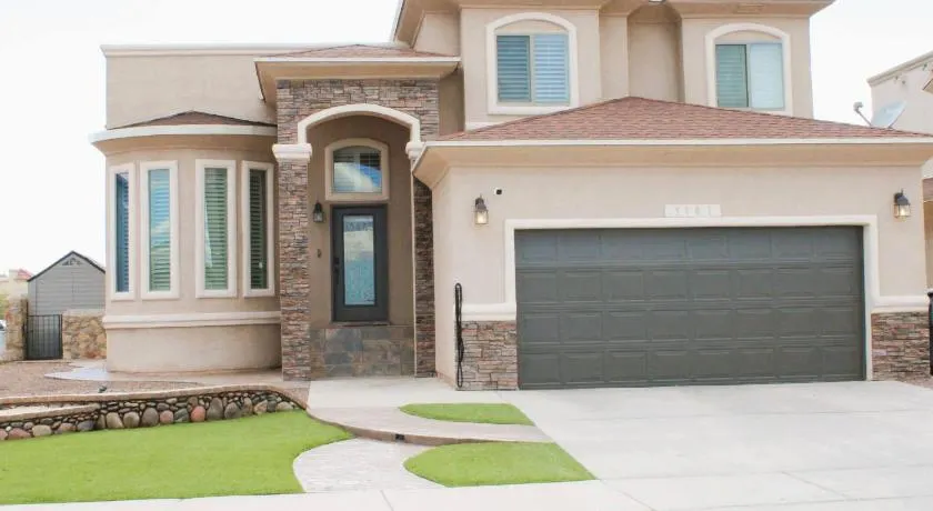 4Br 3Ba 20 mins from Ft Bliss and Oasis Water Park - Image 1