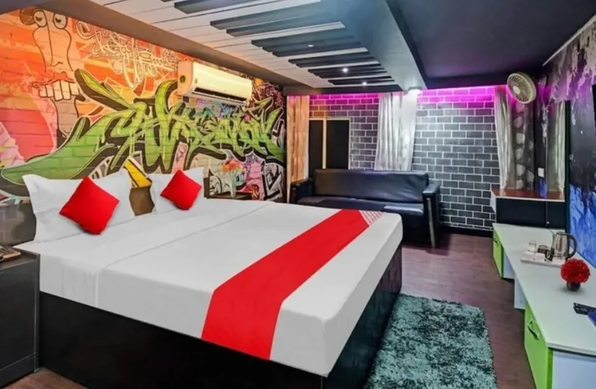 HOTEL SPACE SETTER - Image 1