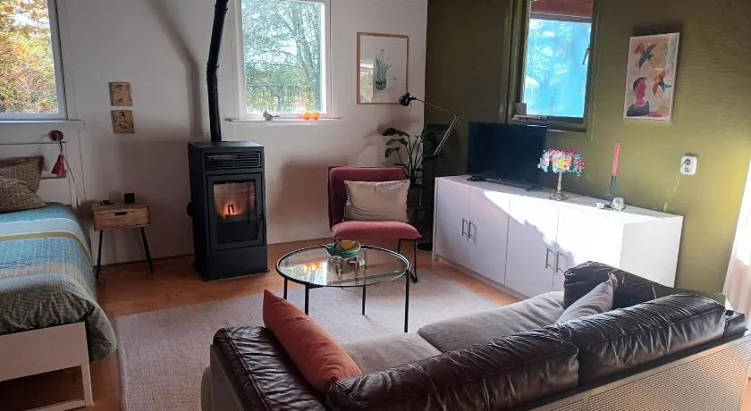 B&B Houtstee - Image 1