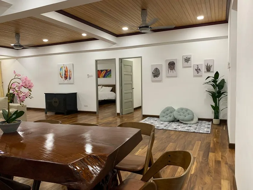 The Venus - Spacious Wooden TOP Floor Apartment - Image 1