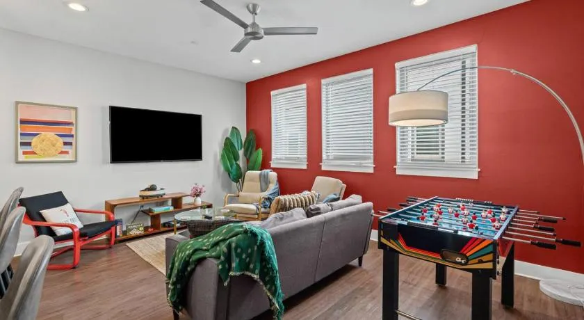 Fashionable 2BD In the Heart of FortWorth Cozy - Image 1