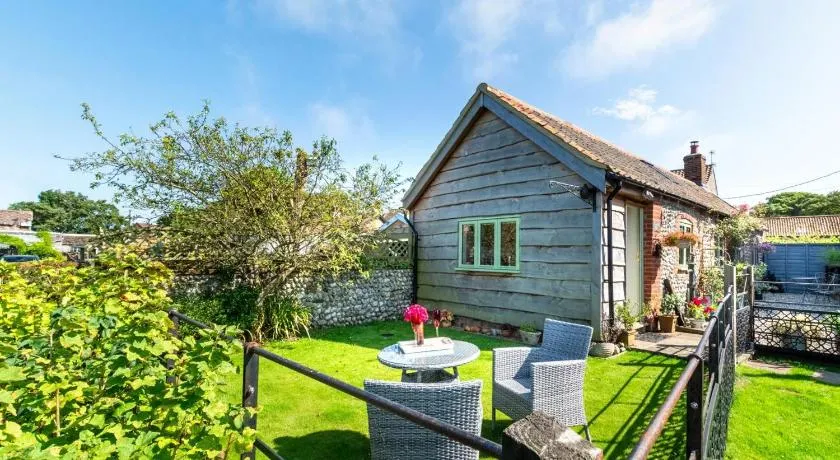 1 Bed in Trimingham oc-h29803 - Image 1
