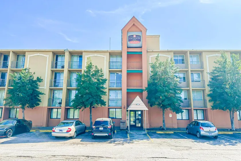 Jackson Hotel And Convention Center - Image 1