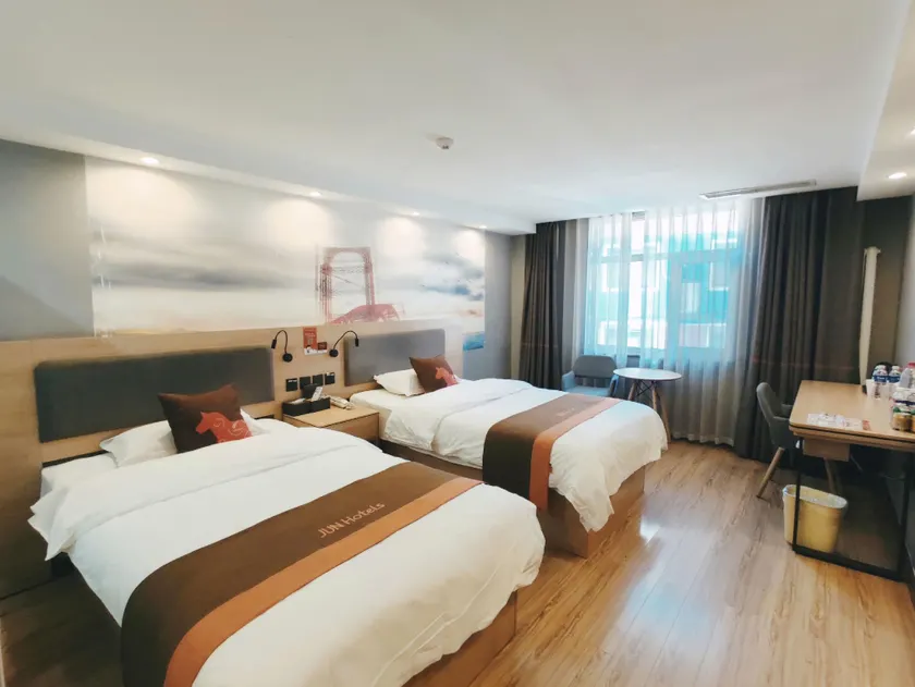 Junyi Selected Hotel (Chengde Longhua Cunrui Middle School Branch) - Image 1
