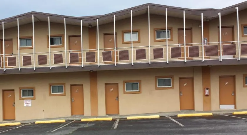 Hallmark Motel - Image 1