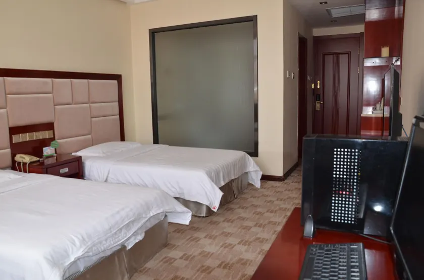 Longxiang Hotel - Image 1