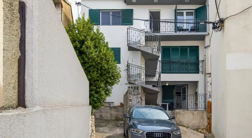 Apartments with parking space Sibenik - 21075 - Image 1