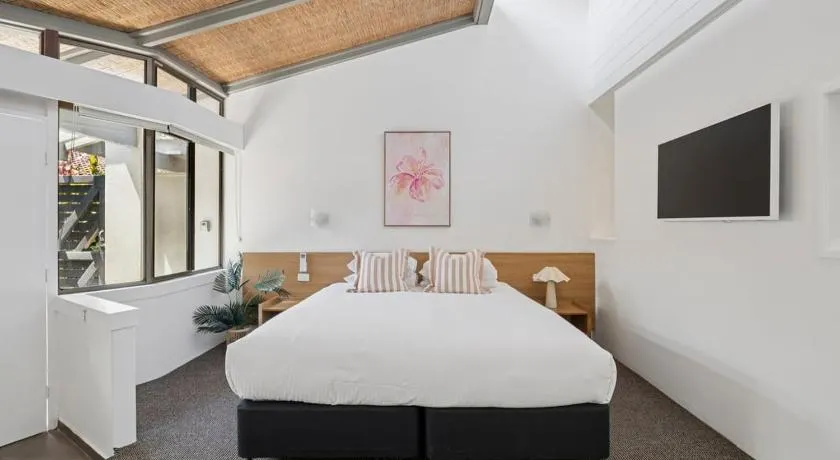 Hibiscus Villa - Beachfront, 2 pools, Tennis, Restaurant - Image 1