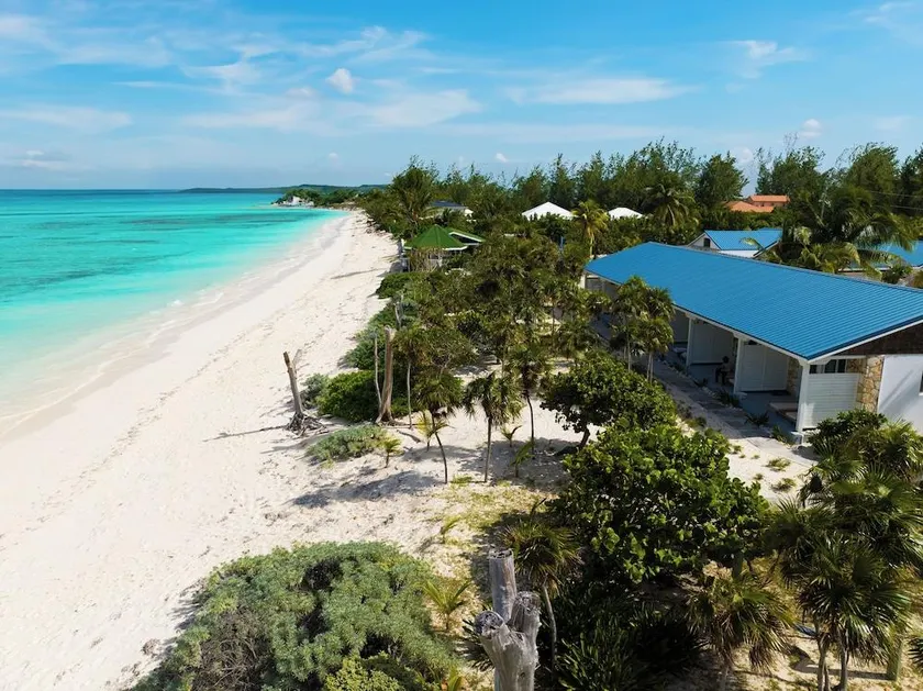 Pelican Beach Hotel - Image 1