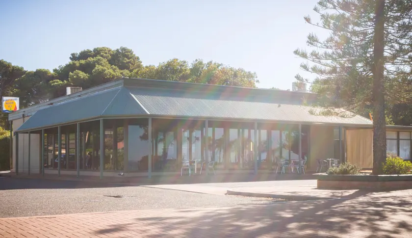 The Beach Hotel Whyalla - Image 1