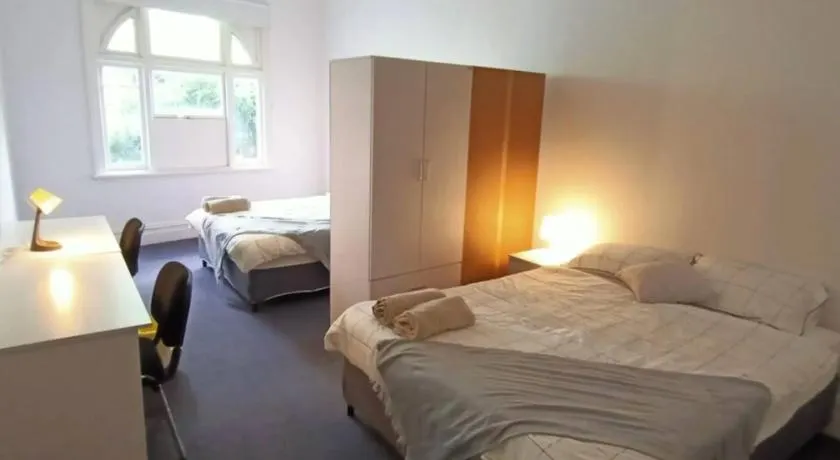 FlexiRoom on Abercrombie - Image 1
