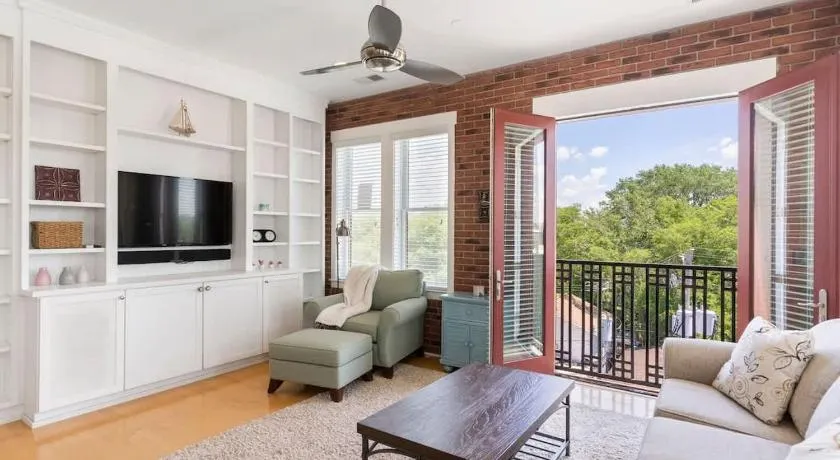 Brooklyn Arts Condo - Image 1