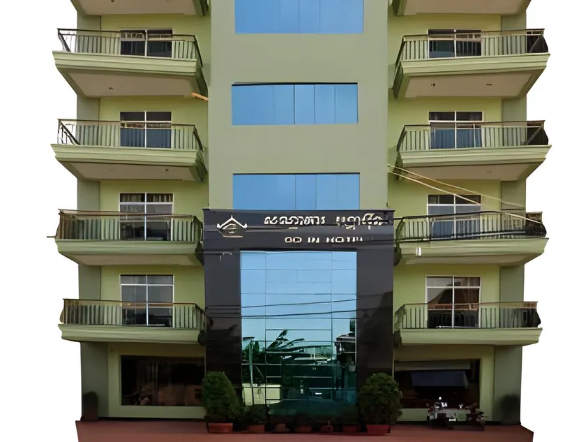 Go In Hotel - Image 1