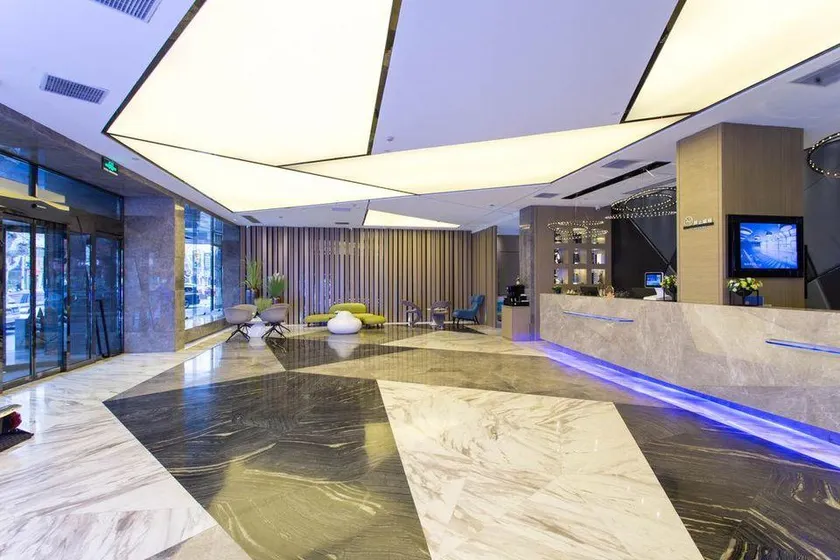 Five Star Holiday Hotel - Image 1